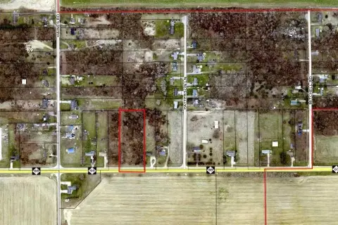Land on M60 Highway
