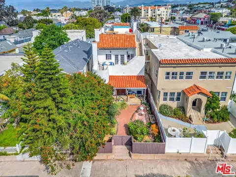 Venice Duplex: Prime Location