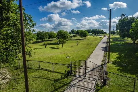 Improved Gated Land Tract