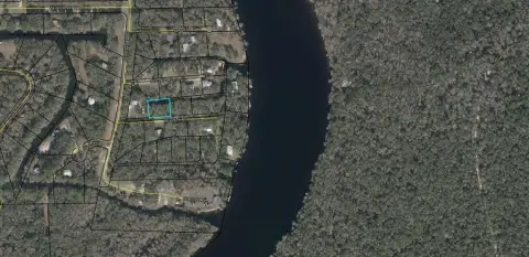 Waterfront Lot Near Suwannee River