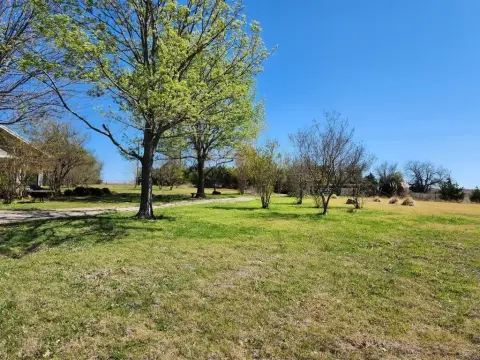 Farmersville Land with Rolling Hills