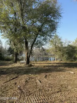 Lakefront Property in Fountain, Florida