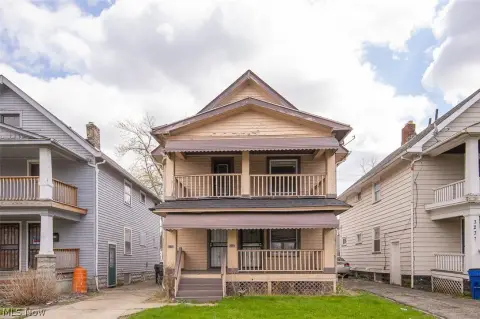 Cleveland Duplex: Investment Opportunity