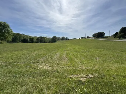 Cleared Lot Near Lake Cumberland