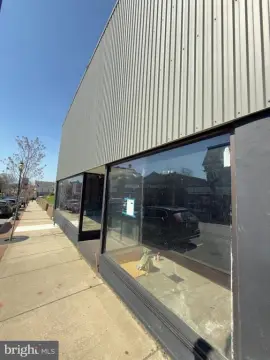 Mixed-Use Storefront and Apartments