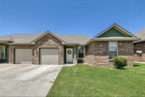 Move-In Ready Half Duplex with Garage