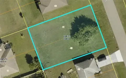 Residential Land in Cape Coral