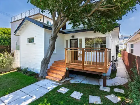 Remodeled Cape Cod-Style Triplex