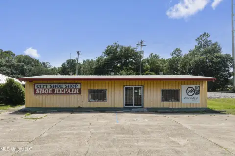 Clear-Span Flex Building