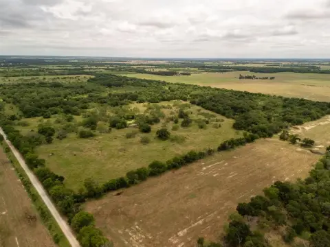 Unrestricted Acreage in Riesel, Texas