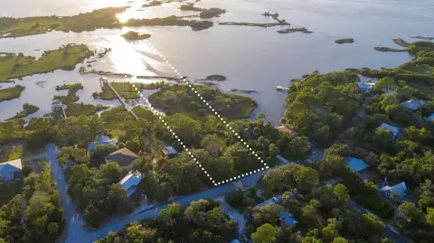 Island Home Opportunity in Cedar Key
