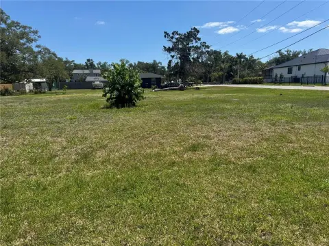 Land in Desirable Nokomis Location