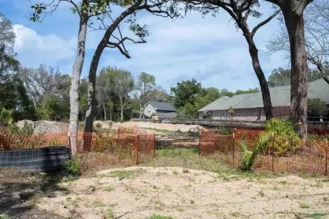 Oversized Lot in Gulf Breeze Proper