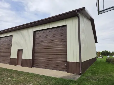Flex Space with Overhead Door