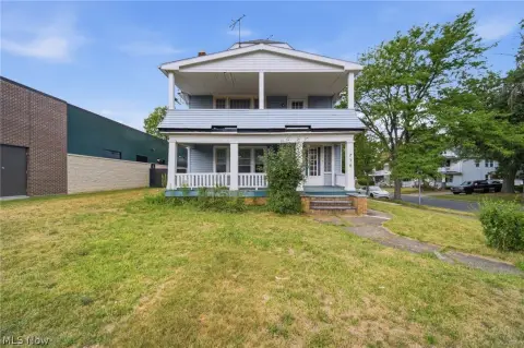 Duplex with Unfinished Third Floor