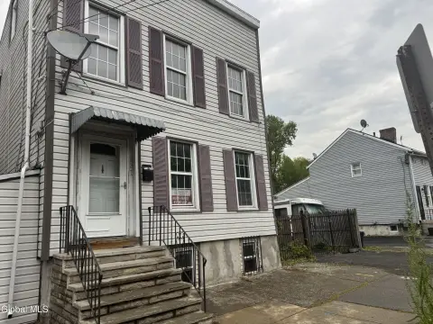 Albany Duplex: Renovation Opportunity