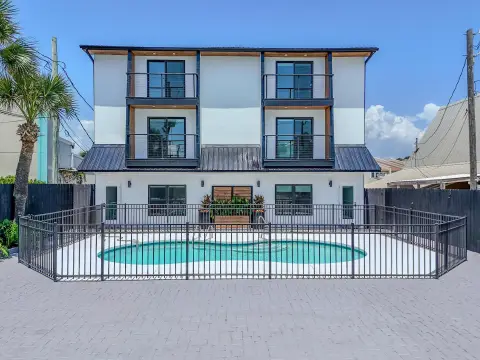 Renovated Duplex with Gulf Views