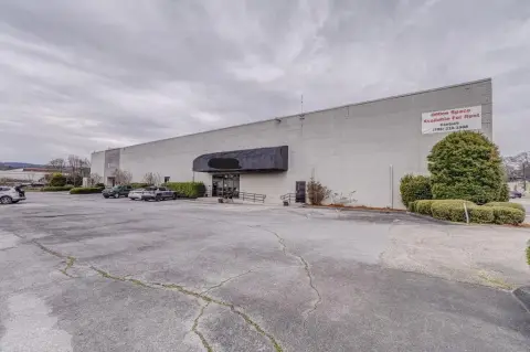 Mixed-Use Investment Opportunity in Dalton