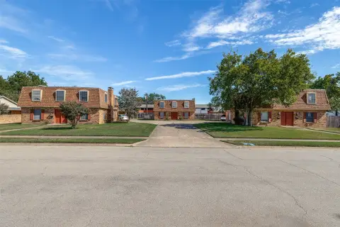 6-Unit Apartment Property