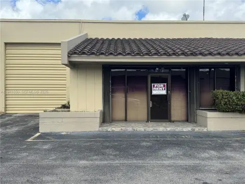 Hialeah Mixed-Use Office/Warehouse Space