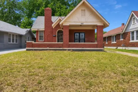 Duplex with Washer/Dryer Hookups