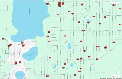 Oversized Lot in Interlachen Lakes