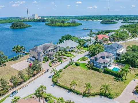 Buildable Waterfront Lot with Gulf Views