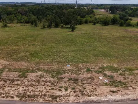 Lakefront Land in Dodd City