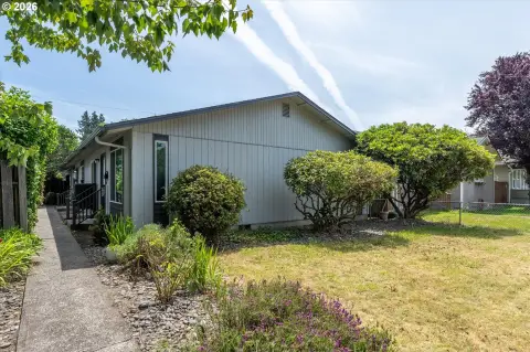 Single-Level Duplex With Two 2BR Units