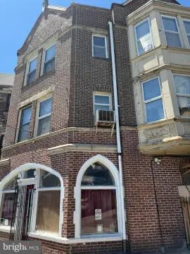 Four-Unit Building with Church Lease