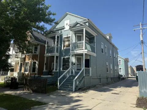6-Unit Apartment Building