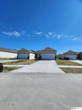 Carefree Duplex in Elkhorn Schools
