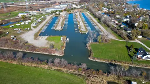 Luna Pier Waterfront Commercial Property