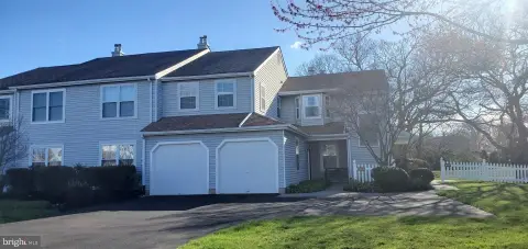 End-Unit Residential Income Home