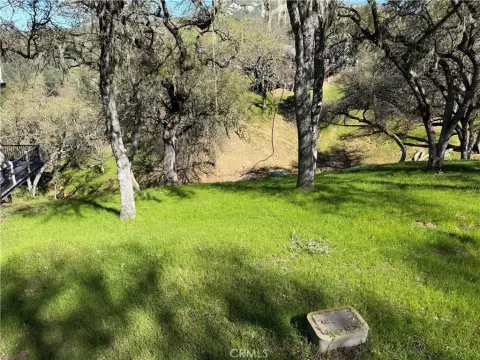 Residential Lot in Oak Shores