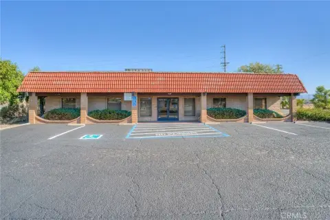Oroville Commercial Space with Visibility