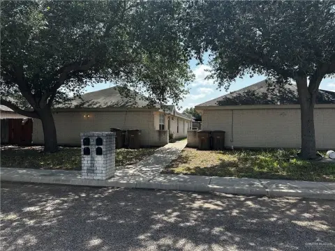 Four-Unit Apartment Property with Pool