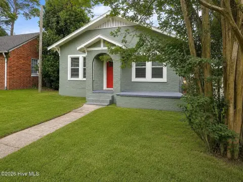 Duplex with Detached Cottage