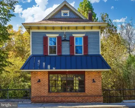 Mixed-Use Historic Building
