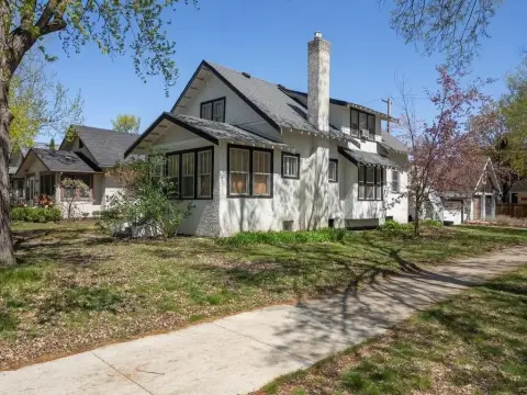 1.5-Story Duplex with Sun Room
