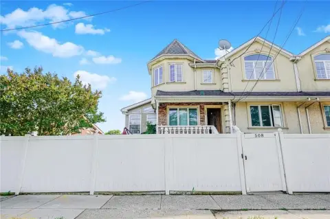 Two-Family Colonial in New Dorp