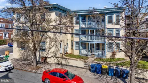 7-Unit Apartment Building with Renovated Units