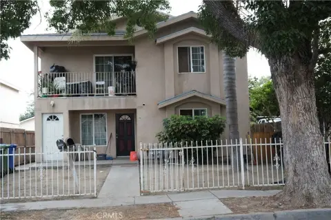 Los Angeles Duplex: Income Opportunity