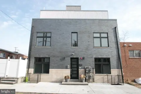 Four-Unit Bi-Level Rental Property