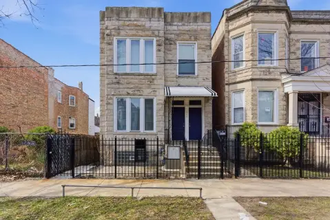 Chicago Triplex Near Transportation