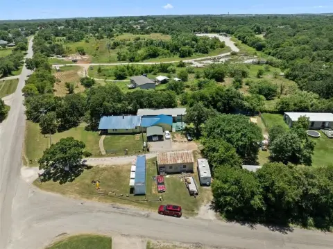 Hard Corner Land in Burleson