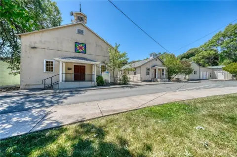Multi-Building Commercial Property, Clearlake Oaks