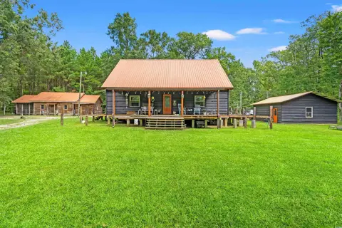 Private Estate with Recreational Land