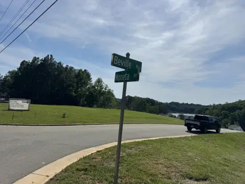 Commercial Lot Near Hales Ford