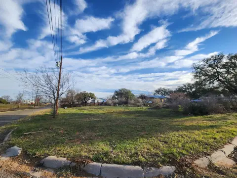 Llano, TX Cleared Corner Lot